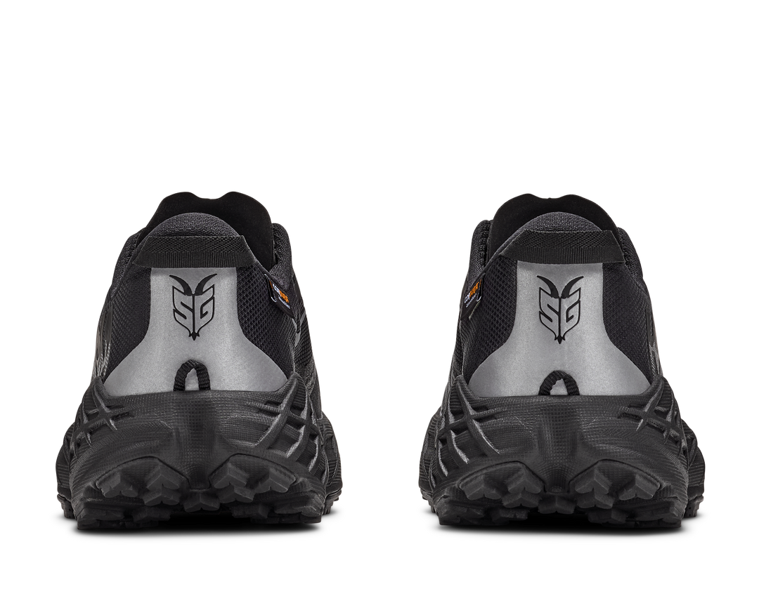 Hoka Mens Speedgoat 7 GTX - Black/Carbon Black - Trail - AW26