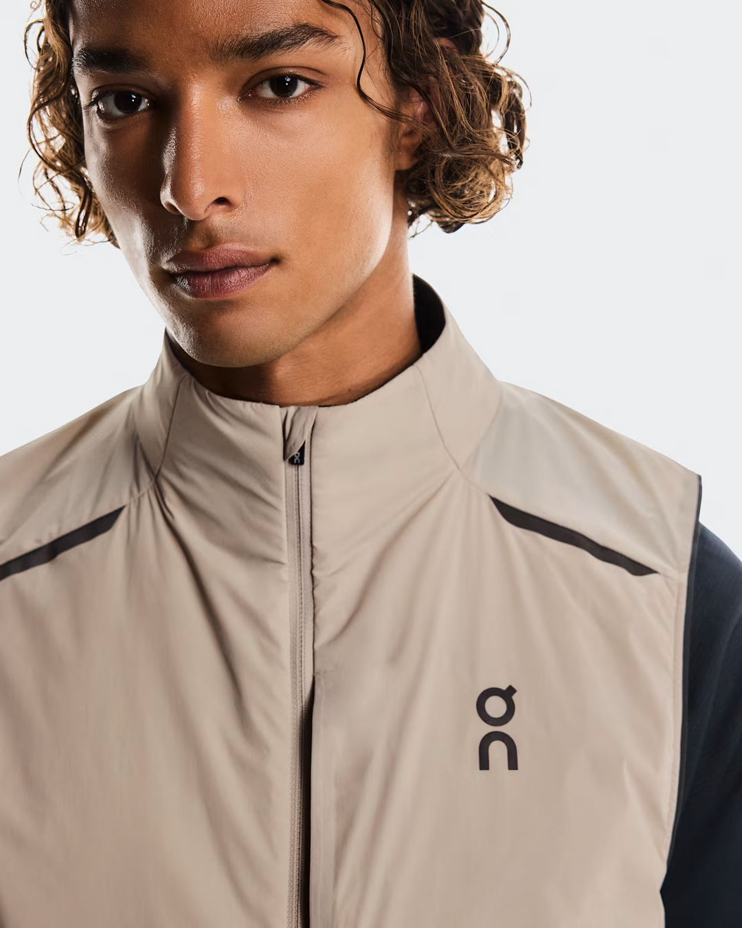 ON Men's Weather Vest - Desert/Eclipse - SS26