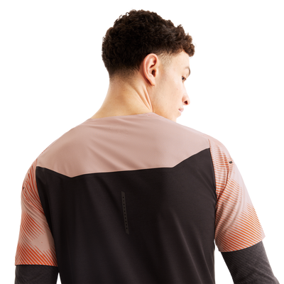 ON Men's Performance-T Lumos - Woodrose/Black