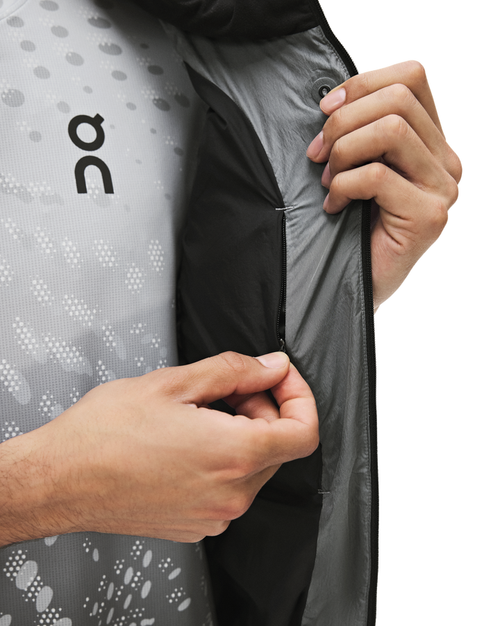 ON Mens Performance Volt Vest - Glacier - AW26