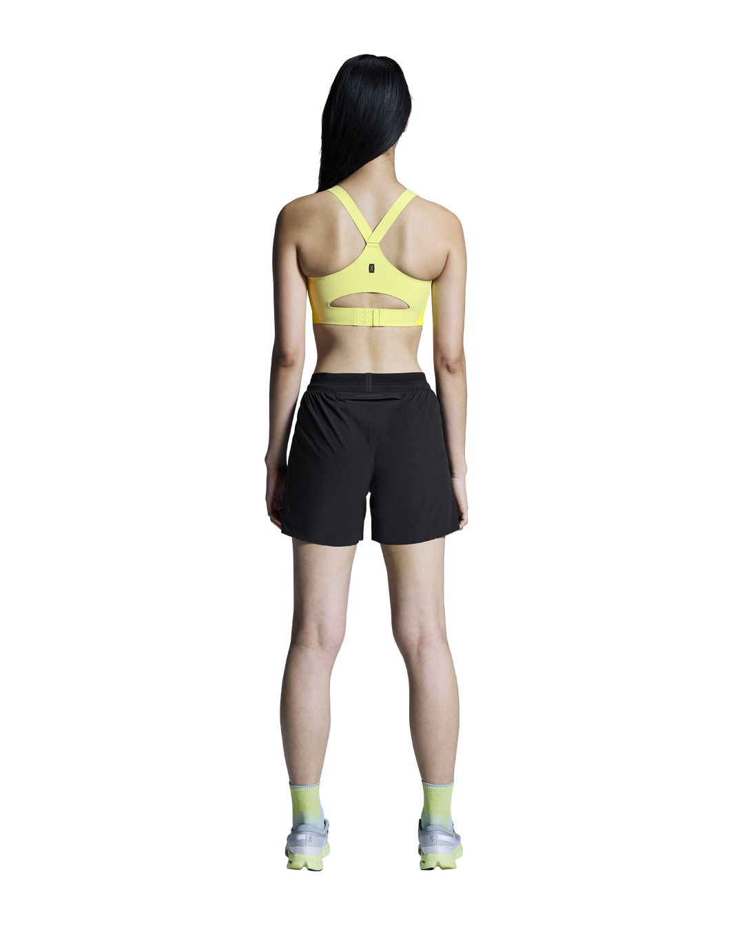 ON Womens 5" Performance Shorts - Black - SS26