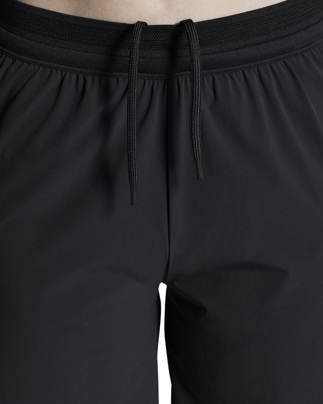 ON Womens 5" Performance Shorts - Black - SS26