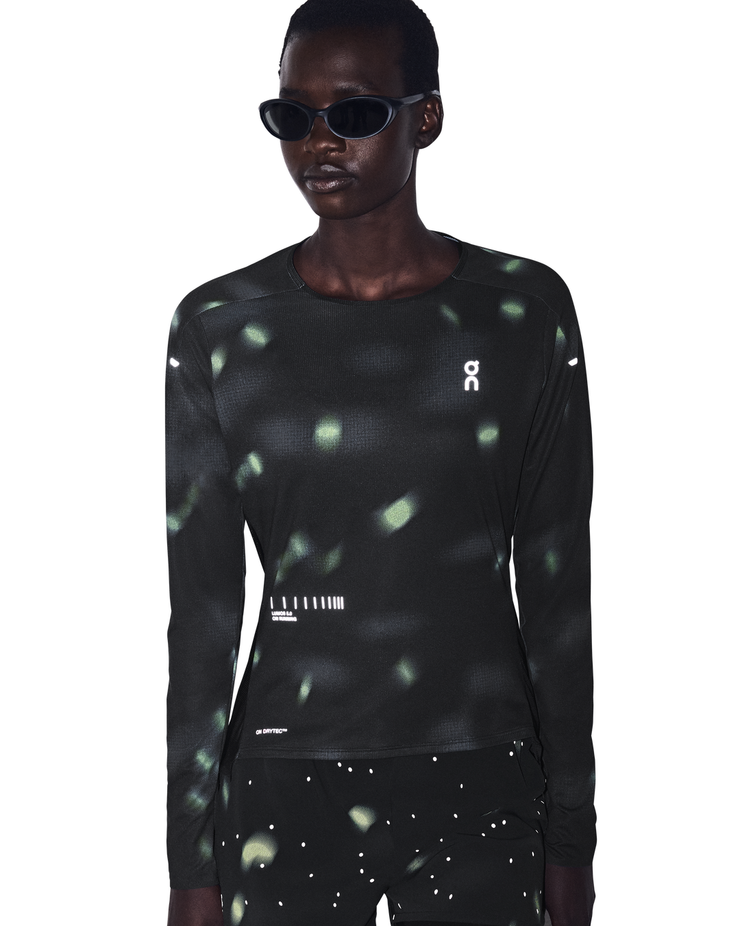 ON Women's Performance Long-T Lumos 3 - Black - AW26