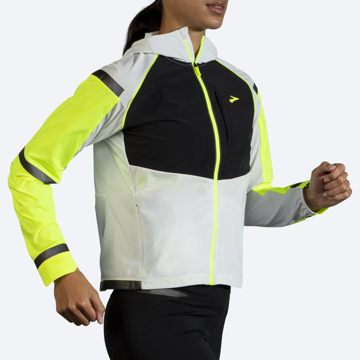 Brooks Womens Carbonite Jacket - Icy Grey/Black/Nightlife