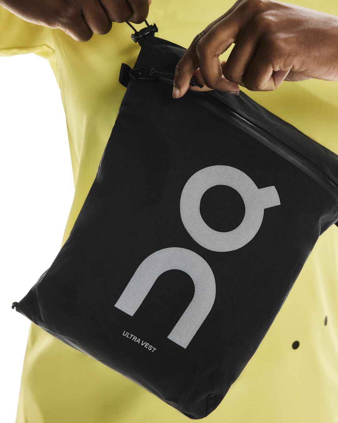On Ultra Vest Pro Unisex - Black