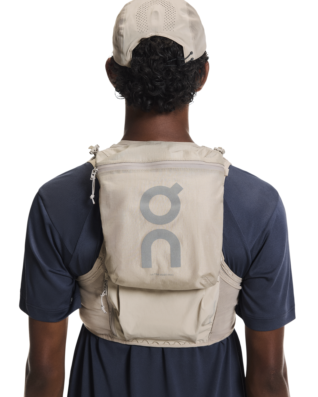 On Ultra Vest Pro Unisex - Fog