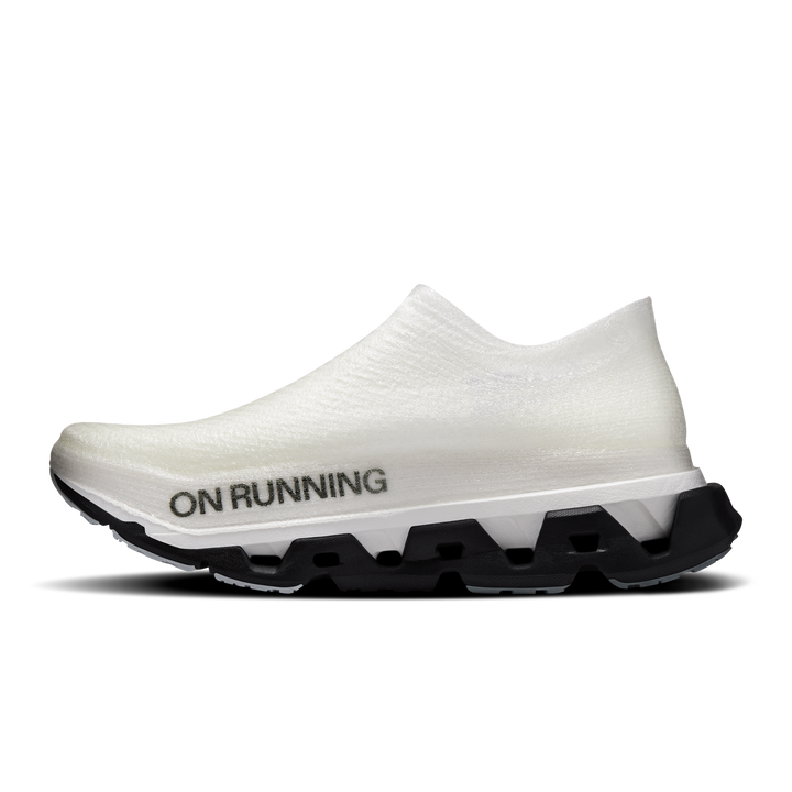 ON Unisex Cloudmonster 3 Hyper Lightspray – Schwarz/Apollo – SS26