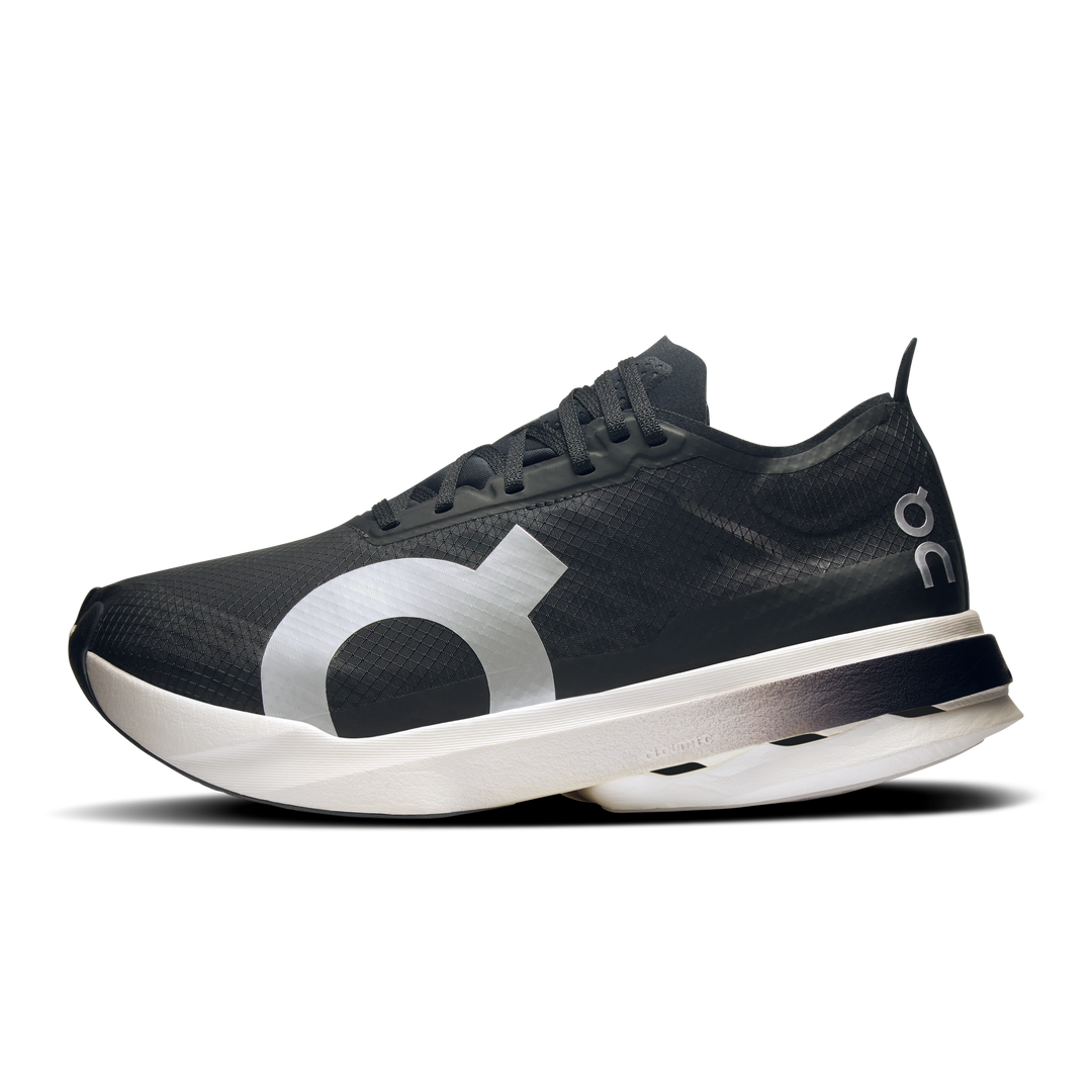 Extress Delivery Icon ON Womens Cloudboom Strike - Black/White - AW25 – Run North West