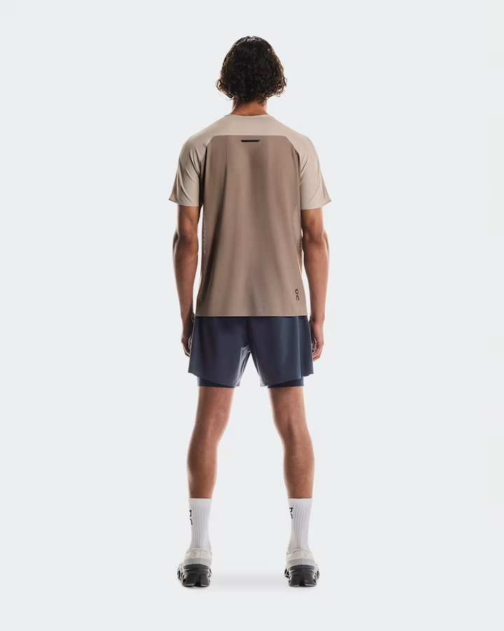 ON Herren Performance-T – Desert/Cinder – SS26