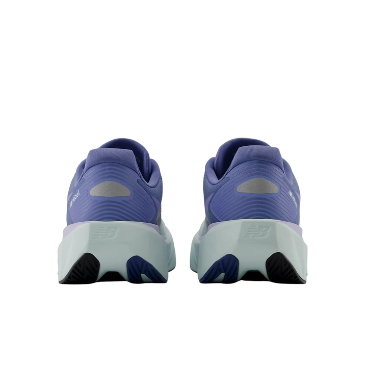 New Balance Damen FuelCell Rebel V5 – Fairweather Blue/Glint Blue – Neutral – SS26