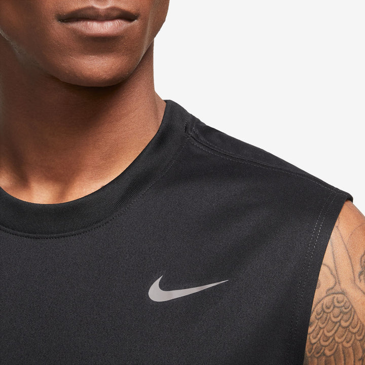 Nike Herren Dri-FIT Legend Weste – Schwarz/Mattsilber