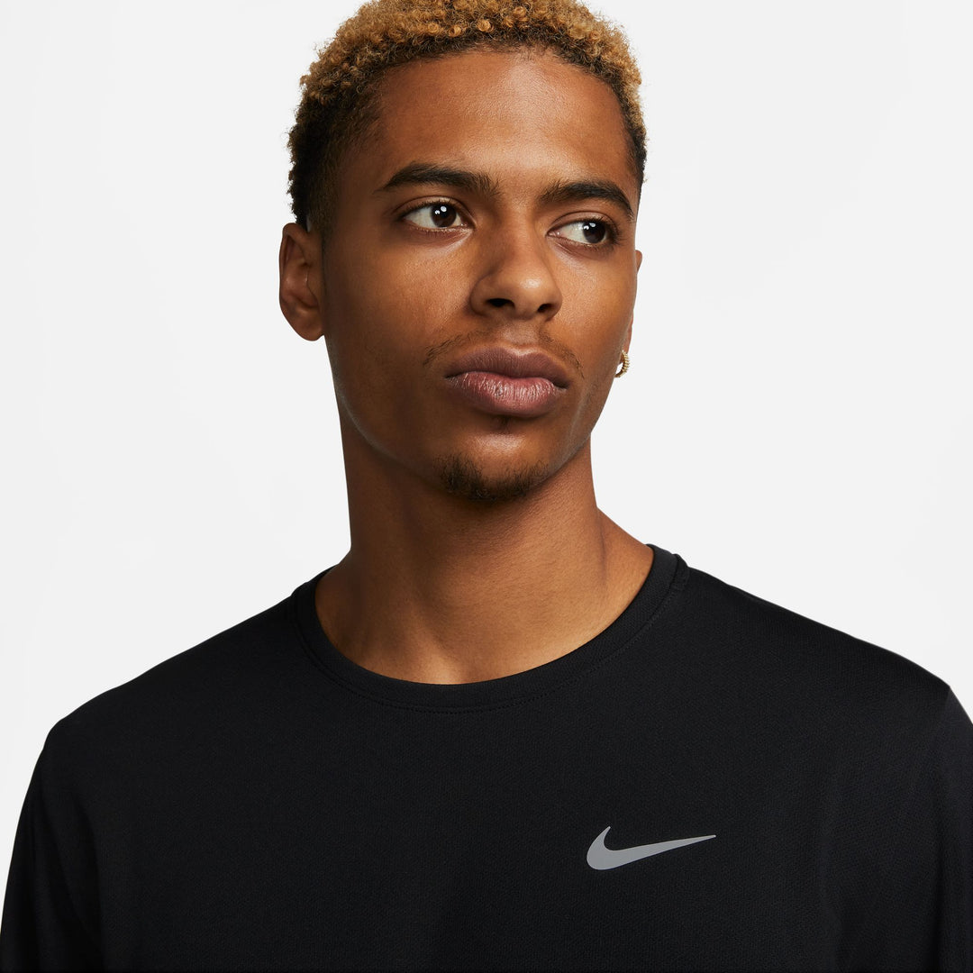 Nike Herren Dri-FIT UV L/S Miler Top – Schwarz/Reflektierendes Silber