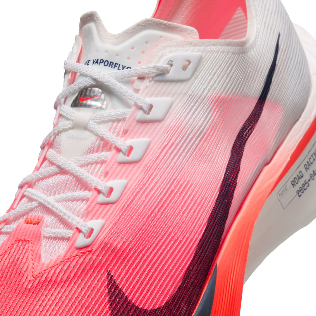 Nike Herren Vaporfly 4 Next% – Weiß/Midnight Navy/Bright Crimson – Neutral – SU26