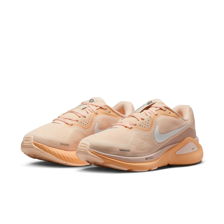 Nike Damen Structure 26 – Guava Ice/Sail/Silt Red/Orange Chalk – Stabilität – HO25
