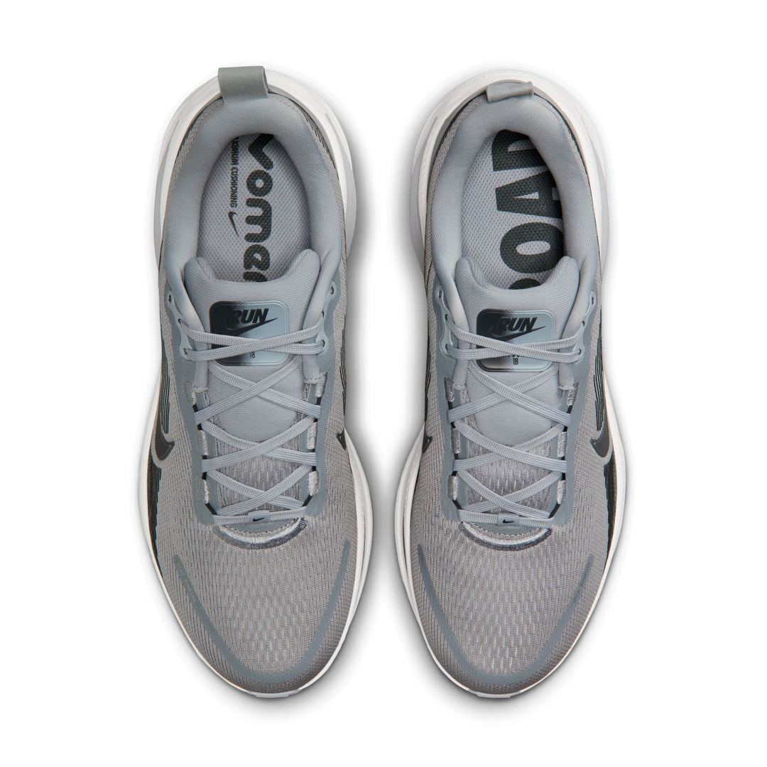 Nike Vomero 18 - Gris loup/Anthracite/Platine pur - Neutre - SP26