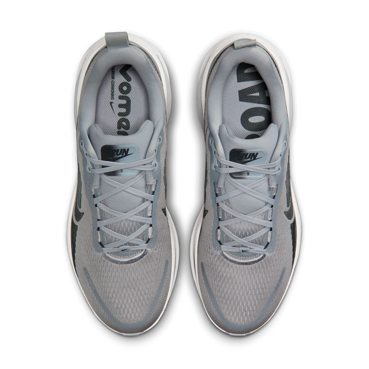 Nike Vomero 18 - Gris loup/Anthracite/Platine pur - Neutre - SP26
