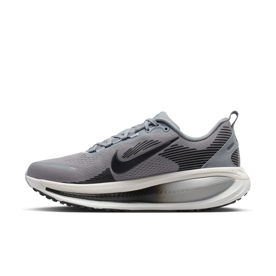 Nike Vomero 18 - Gris loup/Anthracite/Platine pur - Neutre - SP26