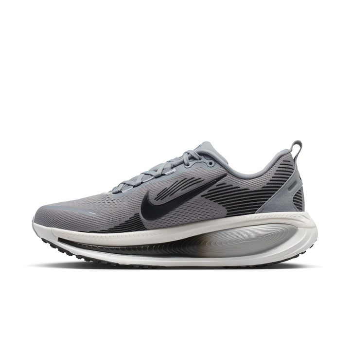 Nike Vomero 18 - Gris loup/Anthracite/Platine pur - Neutre - SP26