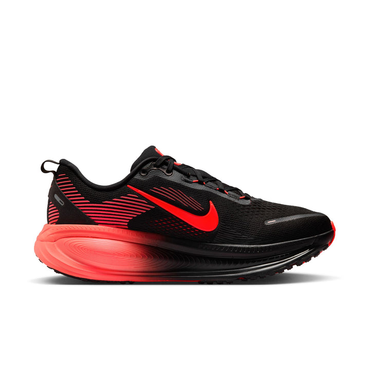 Nike Mens Vomero 18 - Black/Bright Crimson/University Red - Neutral - FA26