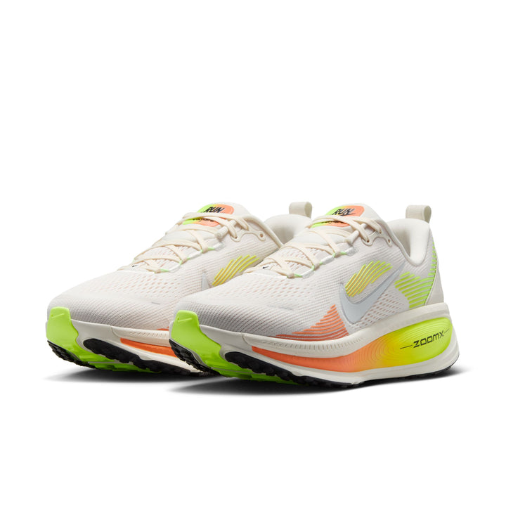 Nike Womens Vomero 18 - Phantom/Metallic Silver/Light Wild Mango - Neutral - AW25