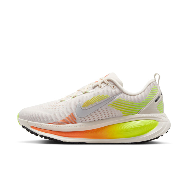 Nike Womens Vomero 18 - Phantom/Metallic Silver/Light Wild Mango - Neutral - AW25