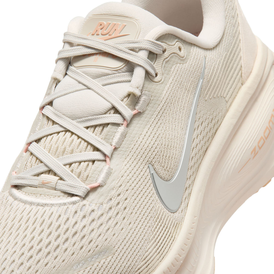 Nike Womens Vomero 18 - Light Bone/Metallic Silver/Arctic Orange - Neutral - SU26