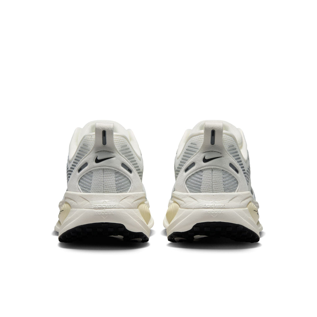 Nike Womens Vomero 18 - Summit White/Black/Coconut Milk - Neutral - SP25