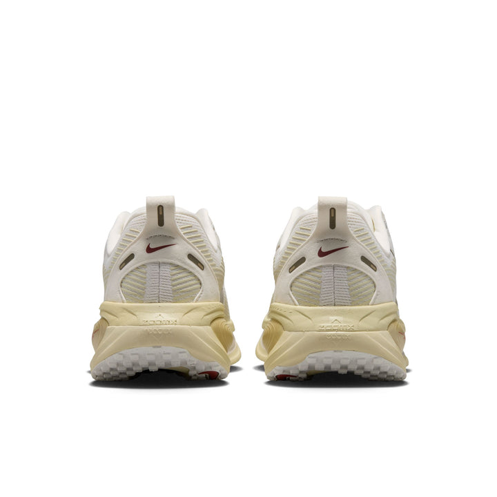 Nike Womens Vomero 18 - Sail/Metallic Gold Grain/Light Khaki/Filbert - Neutral - FA26