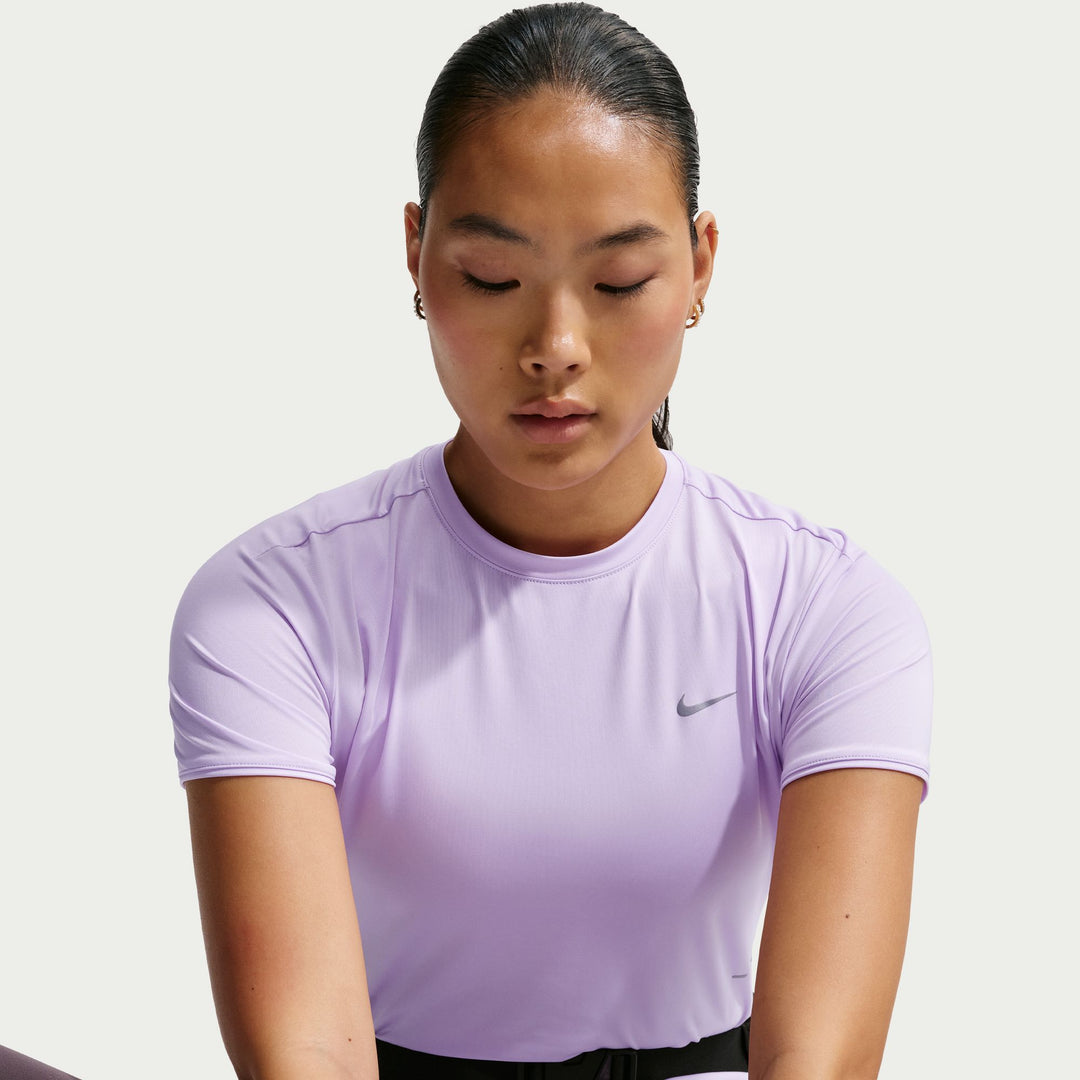 T-shirt Swift à manches courtes Nike Dri-FIT pour Femme - Brume violette/Argent réfléchissant