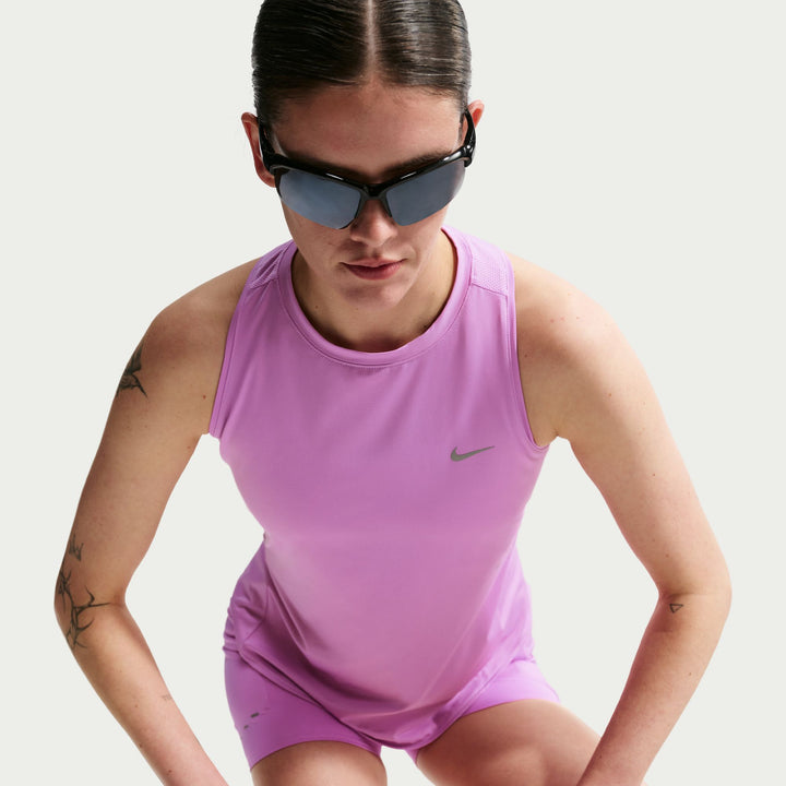 Débardeur de course Nike Swift Dri-FIT pour femmes - Magenta clair/Argent réfléchissant