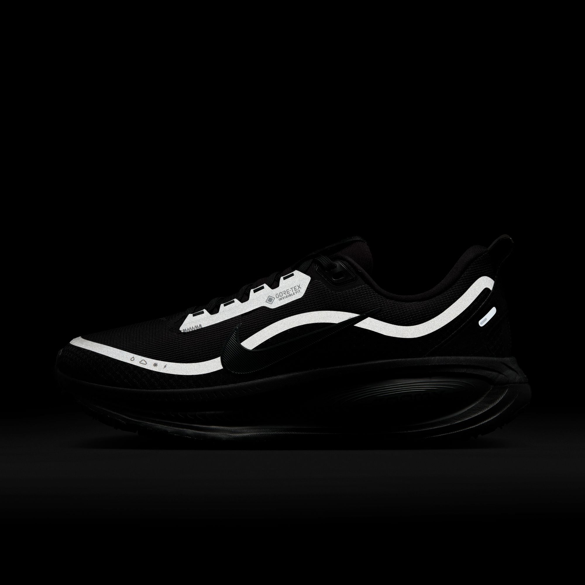 Nike Womens Vomero 18 GTX - Black/White | Run North West