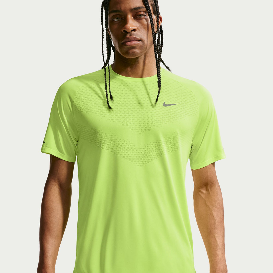 Nike Herren Dri-FIT ADV Kurzarm-Stride-T-Shirt – Volt Ice/Reflective Silver