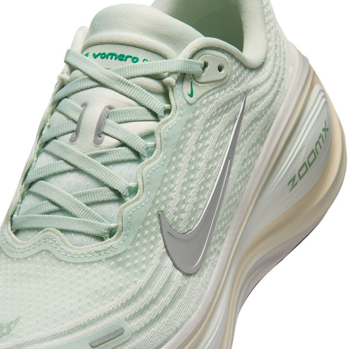 Nike Womens Vomero Plus - Light Silver/Metallic Silver - Neutral - SU26