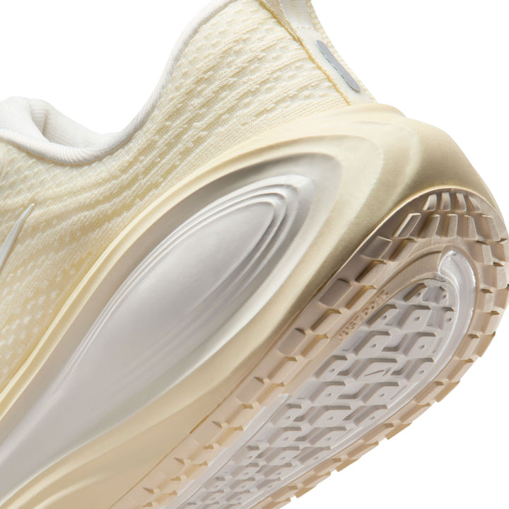 Nike Womens Vomero Plus - Sail/Summit White/Sail/Alabaster - Neutral - HO25