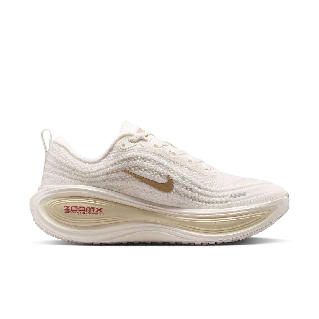 Nike Womens Vomero Plus - Sail/Metallic Gold Grain/Light Khaki - Neutral - FA26