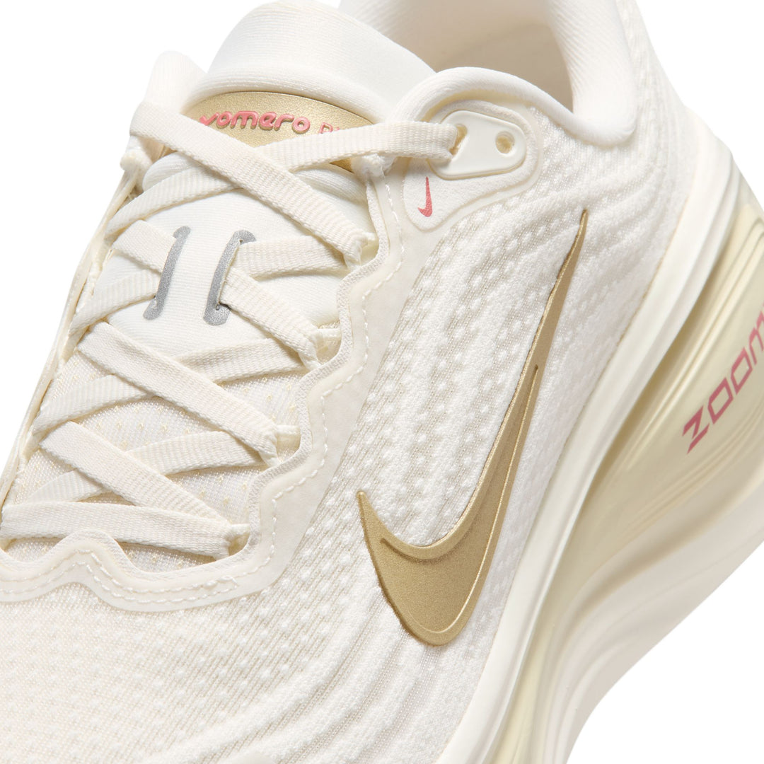 Nike Womens Vomero Plus - Sail/Metallic Gold Grain/Light Khaki - Neutral - FA26
