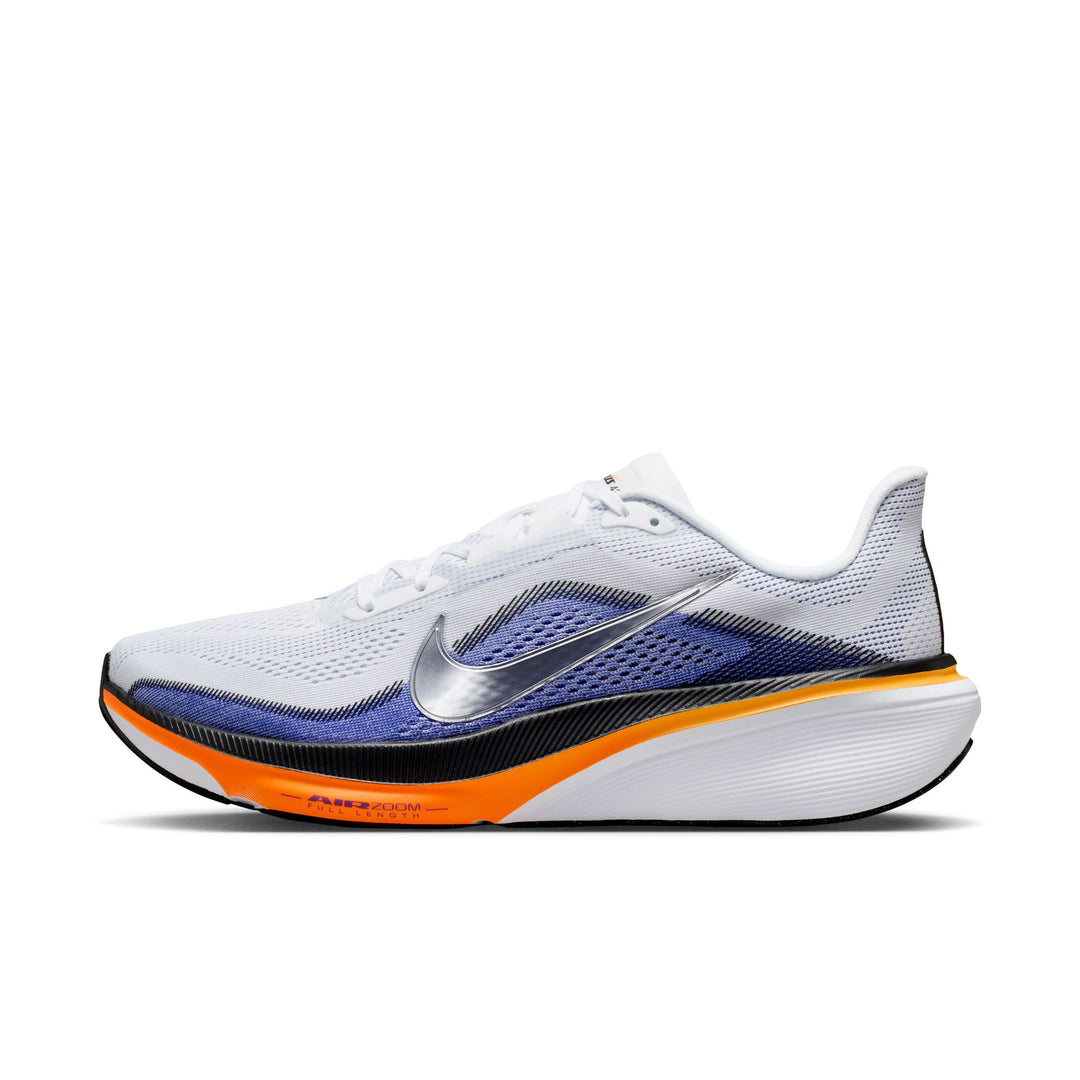 Nike Herren Pegasus 42 – Weiß/Metallic Silver/Lapis/Total Orange – Neutral – SU26