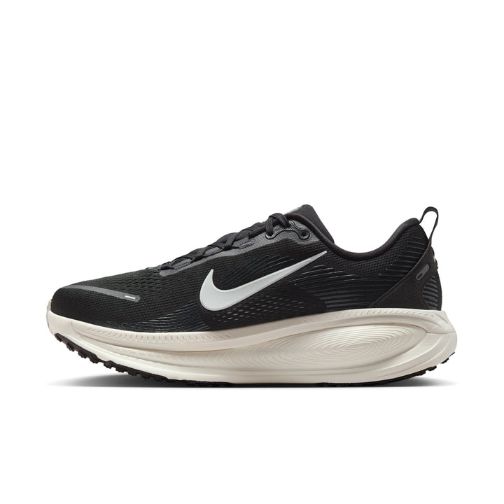 Nike Mens Vomero 18 Wide - 2E Width - Black/Summit White/Coconut Milk - Neutral - SP25