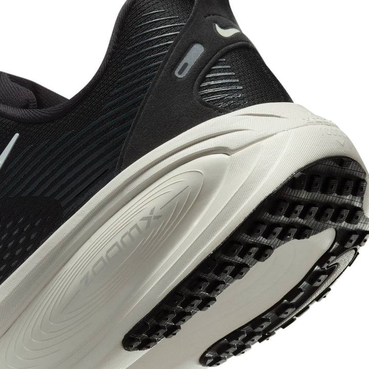Nike Mens Vomero 18 Wide - 2E Width - Black/Summit White/Coconut Milk - Neutral - SP25