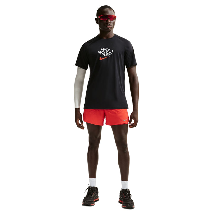 Nike Herren Stride Dri-FIT ADV SS Grafik-T-Shirt – Schwarz