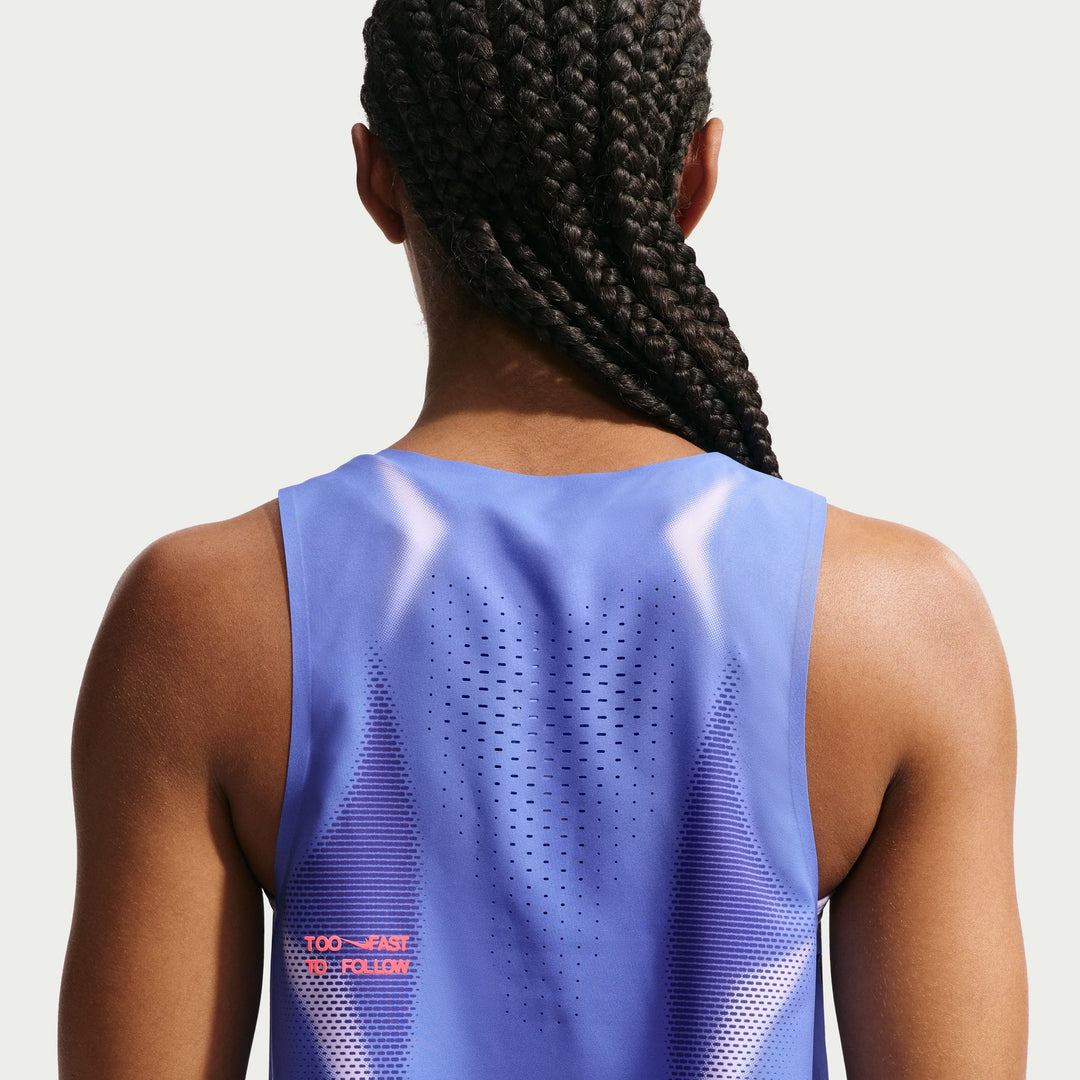 Débardeur court de course Nike Dri-FIT ADV pour femmes - Saphir/Lave chaude/Lave chaude