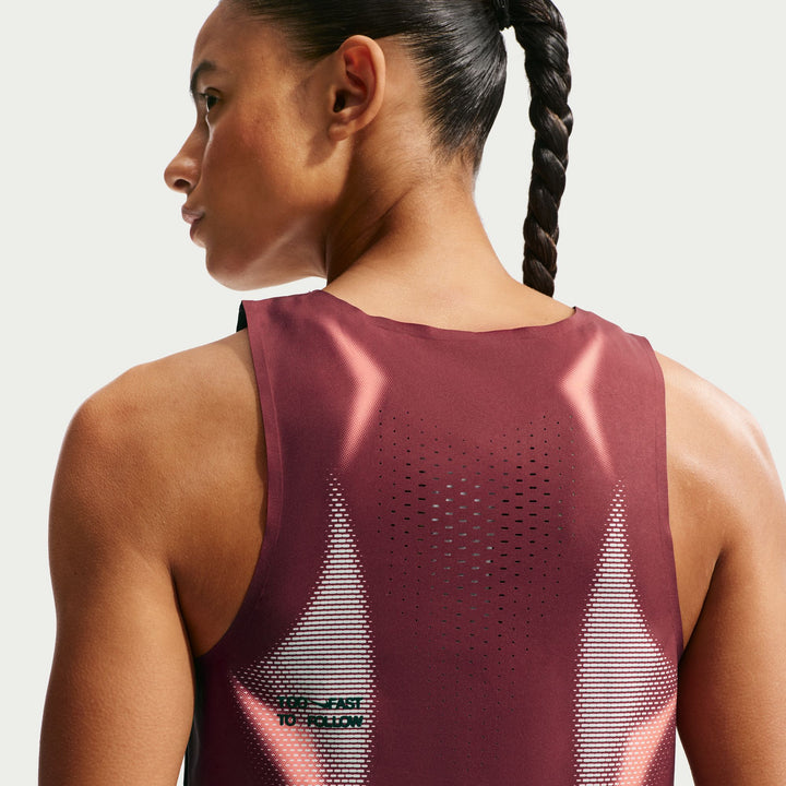 Nike Damen Dri-FIT ADV verkürztes Lauf-AeroSwift-Tanktop – Teamrot/Schwarz/Schwarz