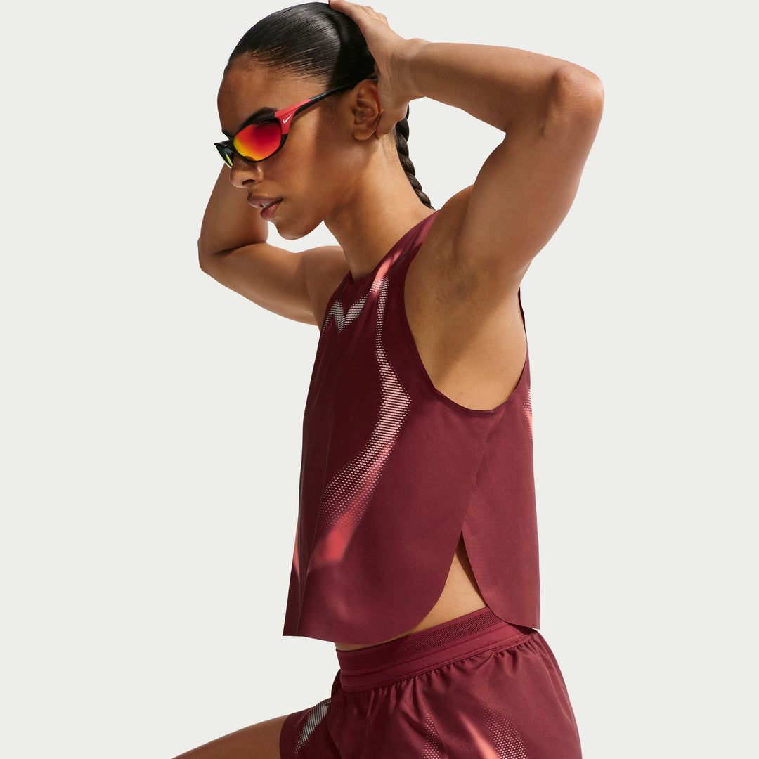 Nike Damen Dri-FIT ADV verkürztes Lauf-AeroSwift-Tanktop – Teamrot/Schwarz/Schwarz