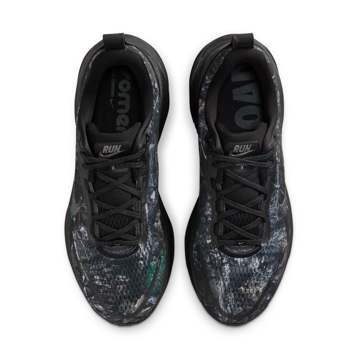 Nike Herren Vomero 18 Realtree® - Schwarz/Metallisches Dunkelgrau/Dunkles Rauchgrau - Neutral - SP26