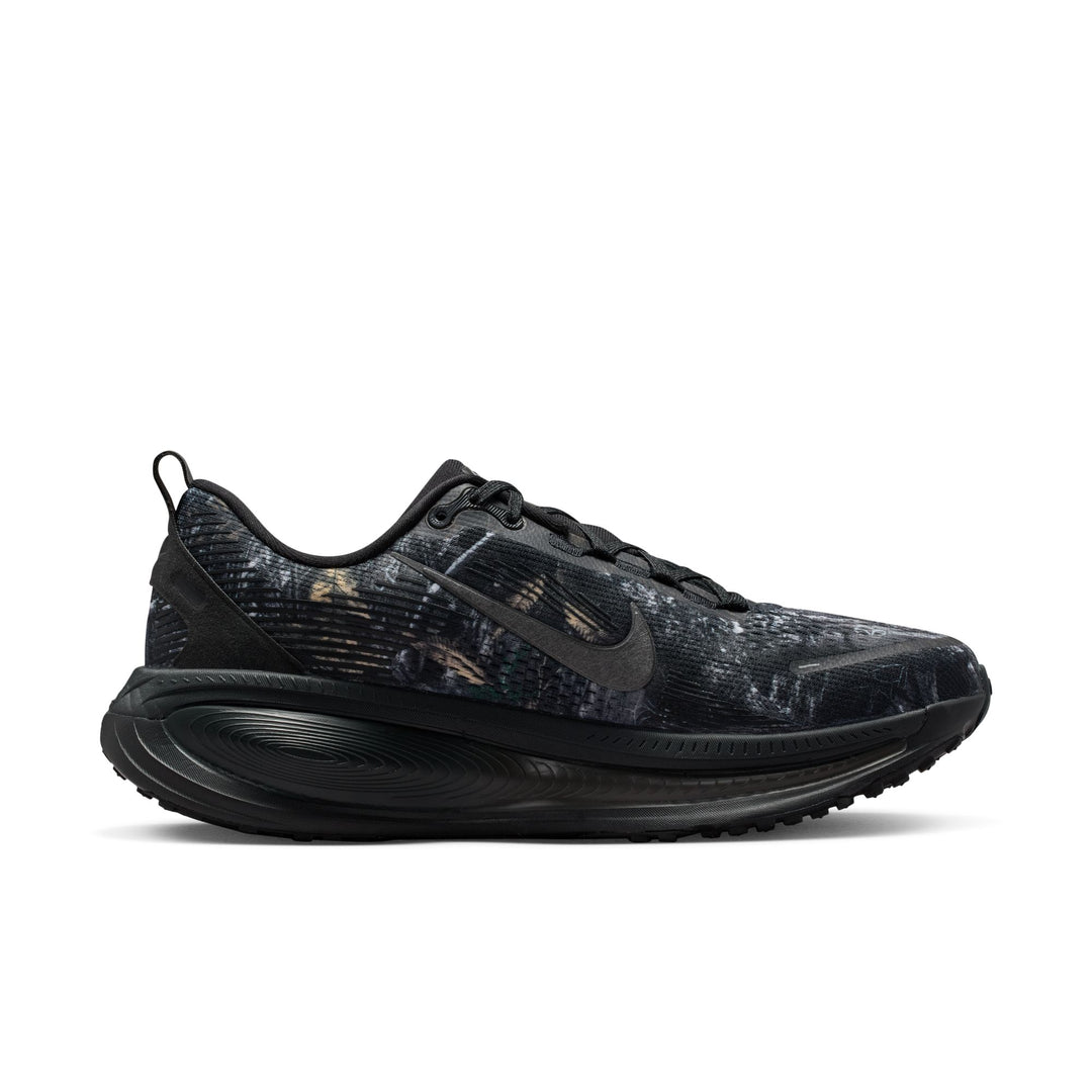 Nike Herren Vomero 18 Realtree® - Schwarz/Metallisches Dunkelgrau/Dunkles Rauchgrau - Neutral - SP26