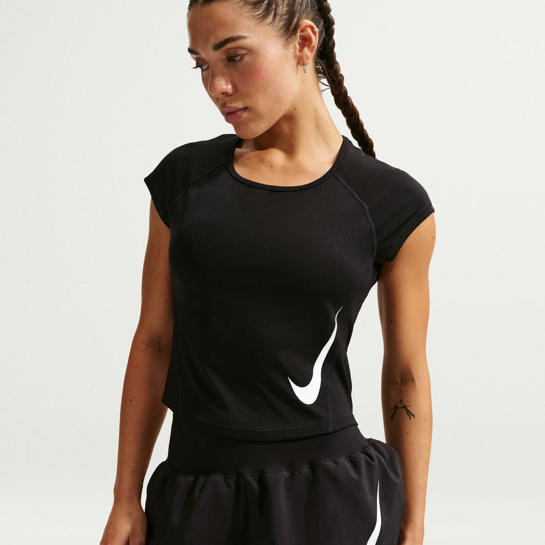 Nike Damen Dri-FIT Cap-Sleeve Swoosh Top – Schwarz/Weiß/Reflektierendes Silber/Weiß