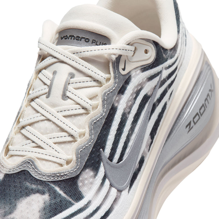 Nike Womens Vomero Plus SE - Phantom/Pencil Point/Anthracite - Neutral - SU26