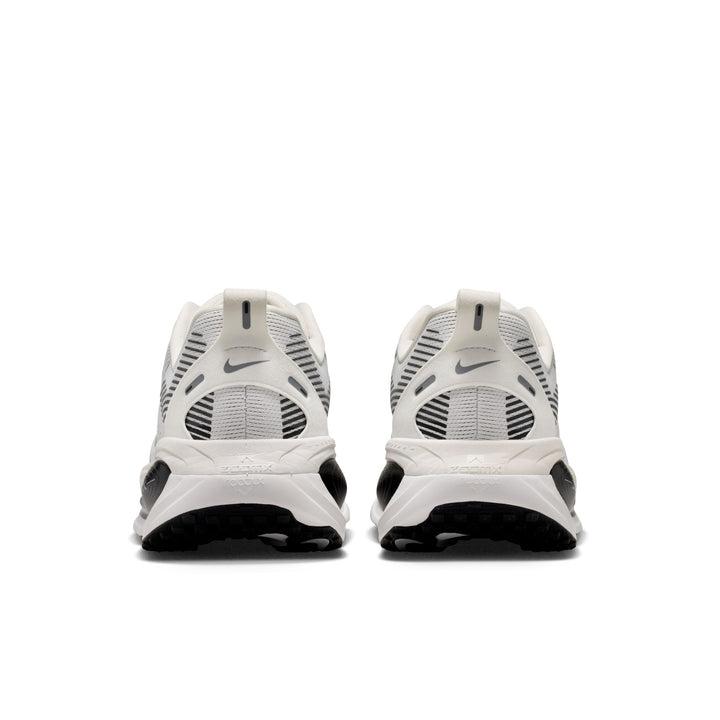 Nike Mens Vomero 18 - Summit White/Metallic Silver/Black - Neutral - SU26
