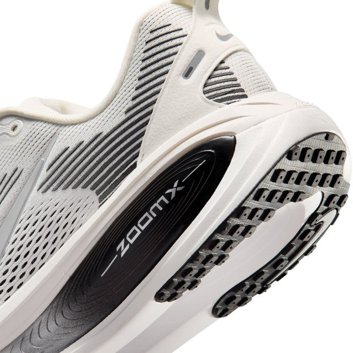 Nike Mens Vomero 18 - Summit White/Metallic Silver/Black - Neutral - SU26