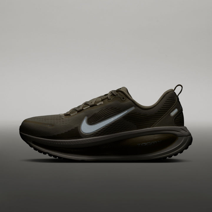 Nike Mens Vomero 18 - Light Khaki/Metallic Silver/Desert Khaki - Neutral - FA26
